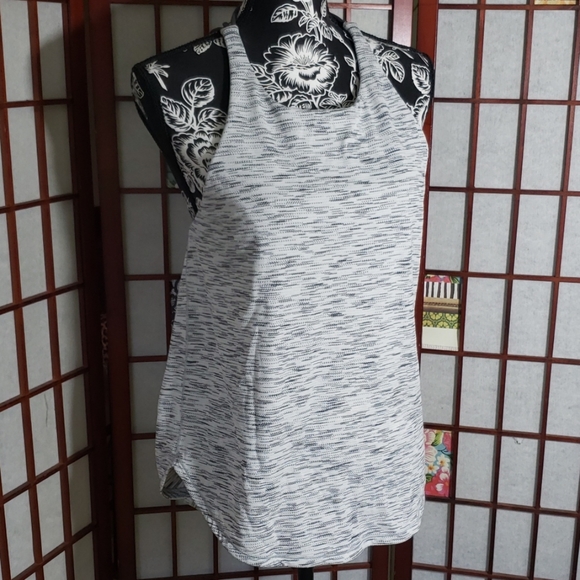 lululemon athletica Tops - Lululemon raise the barre tank/bra 10